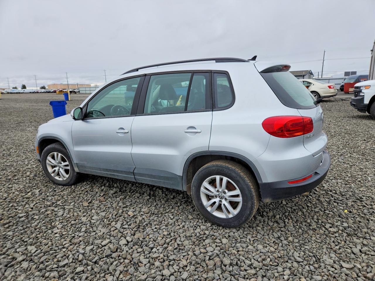 2017 Volkswagen Tiguan S - Фото 2