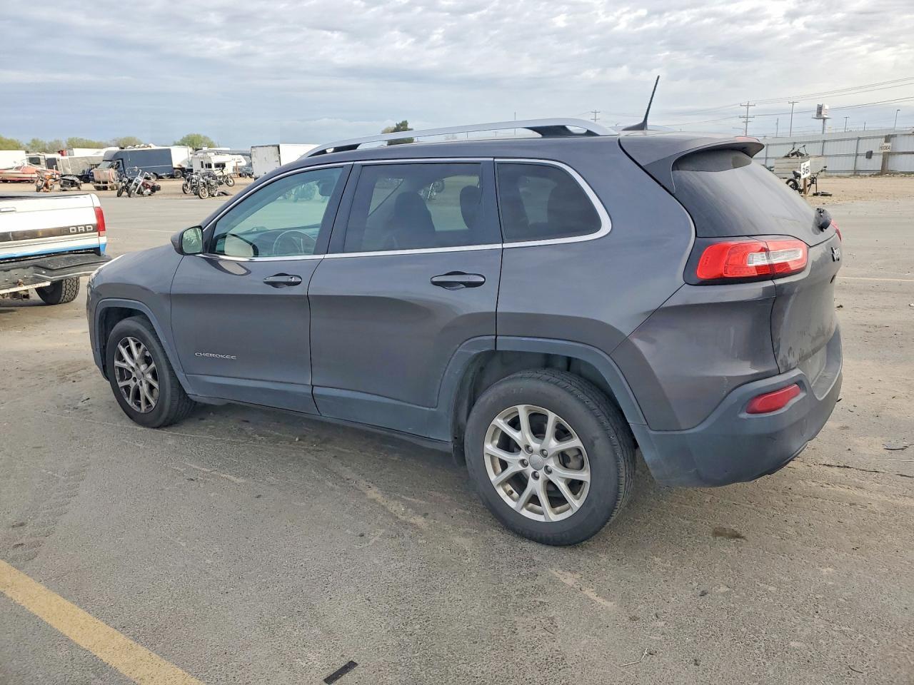 2017 Jeep Cherokee Latitude - Image 2