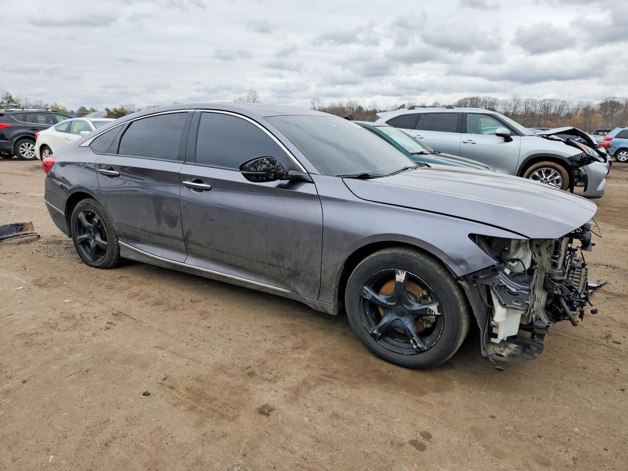 2018 Honda Accord Touring Hybrid - Image 4
