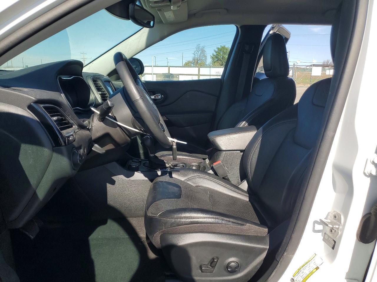 2023 Jeep Cherokee - Image 7