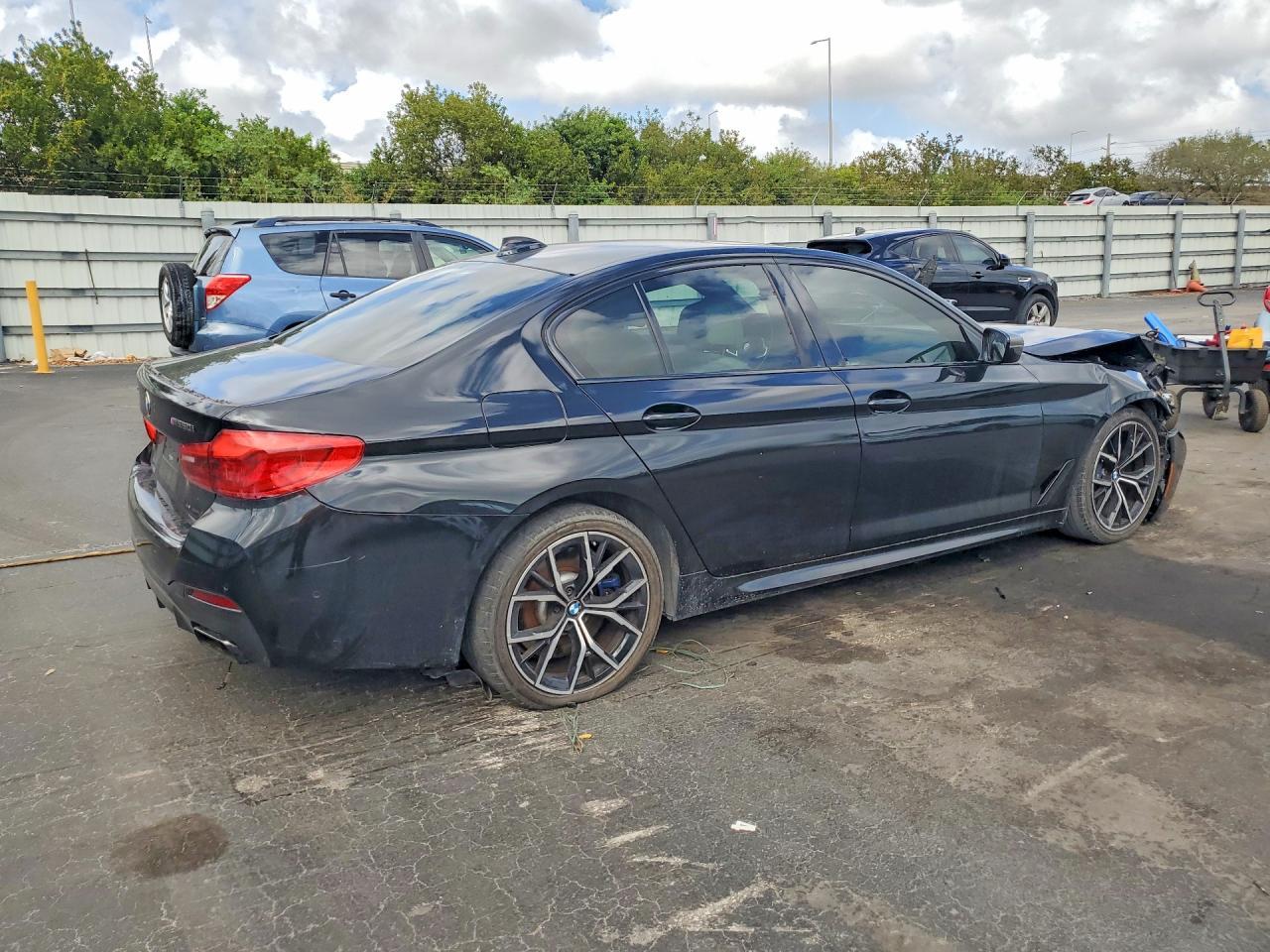 2021 BMW M550Xi - Фото 3