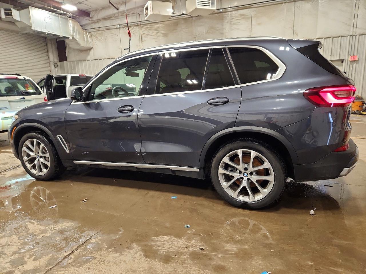2020 BMW X5 xDrive40I - Фото 2
