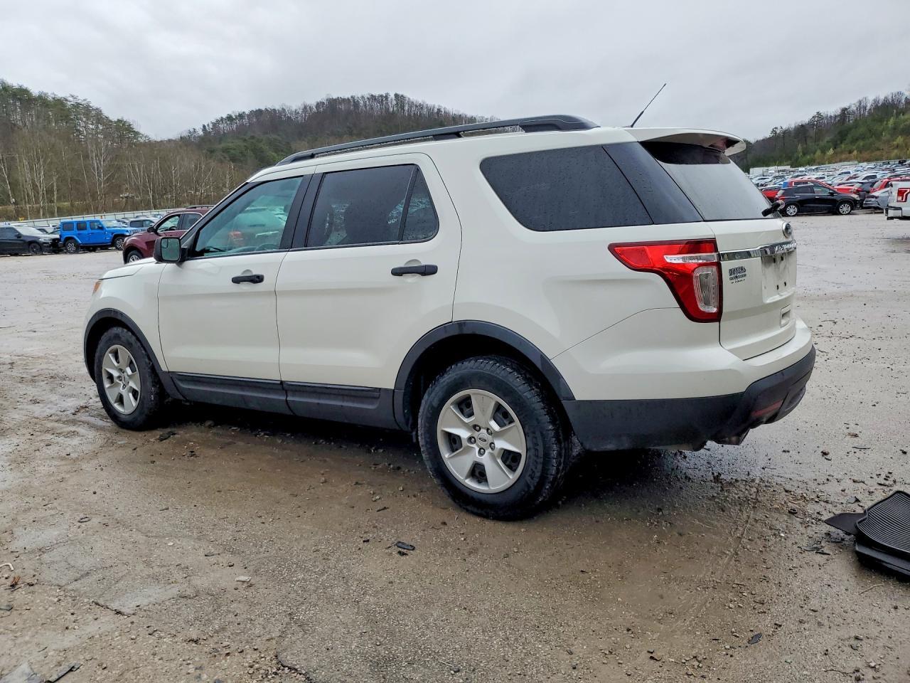 2012 Ford Explorer - Фото 2