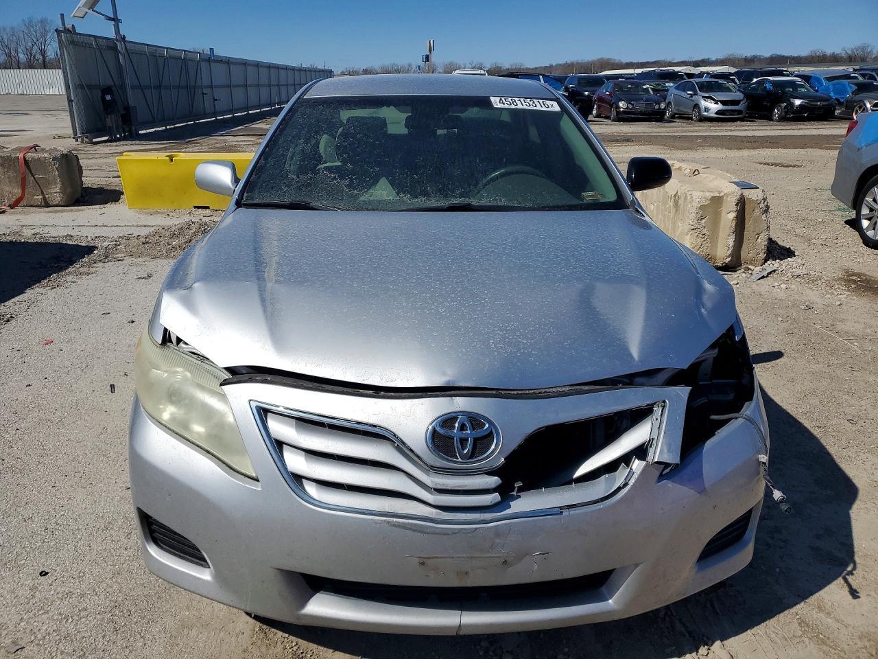 2010 Toyota Camry Le - Image 5