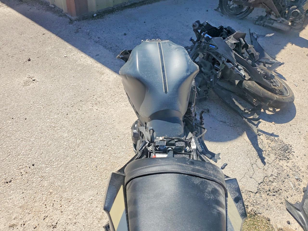 2024 Kawasaki Ex650 R - Фото 6