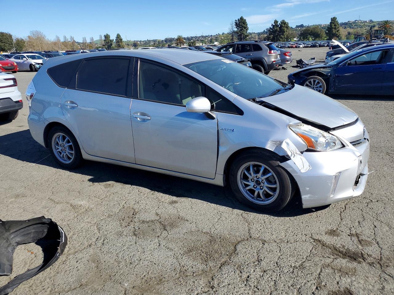 2024 Toyota Prius - Image 4