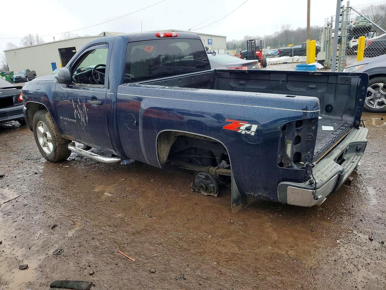 2011 Chevrolet Silverado K1500 Lt - Image 2