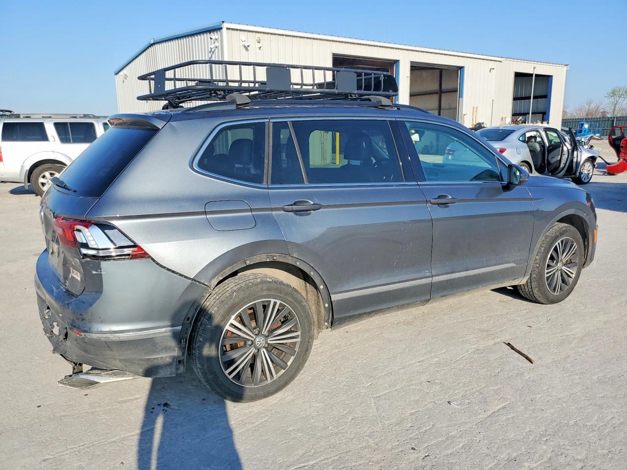 2018 Volkswagen Tiguan Se - Фото 3