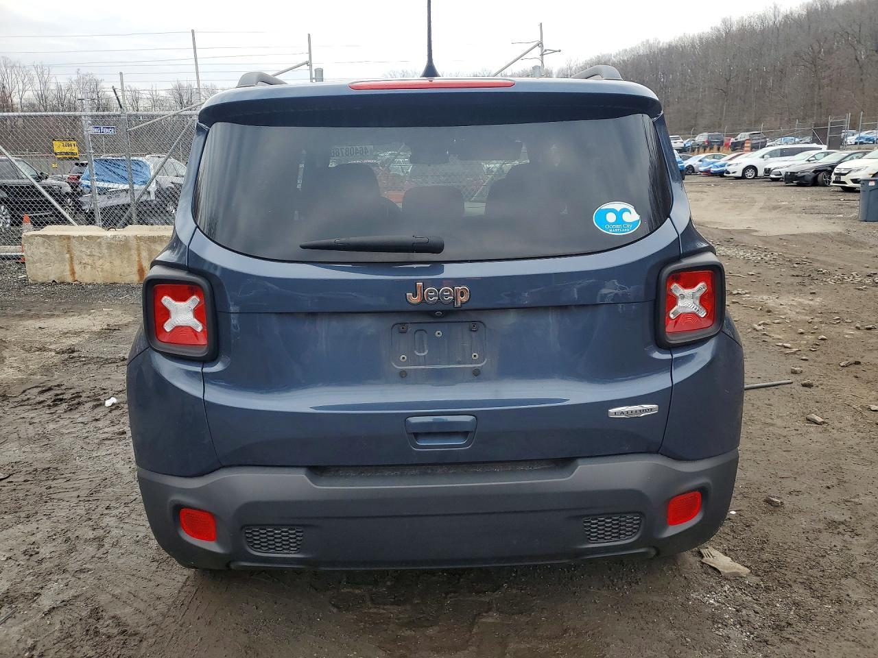 2019 Jeep Renegade Latitude - Image 6