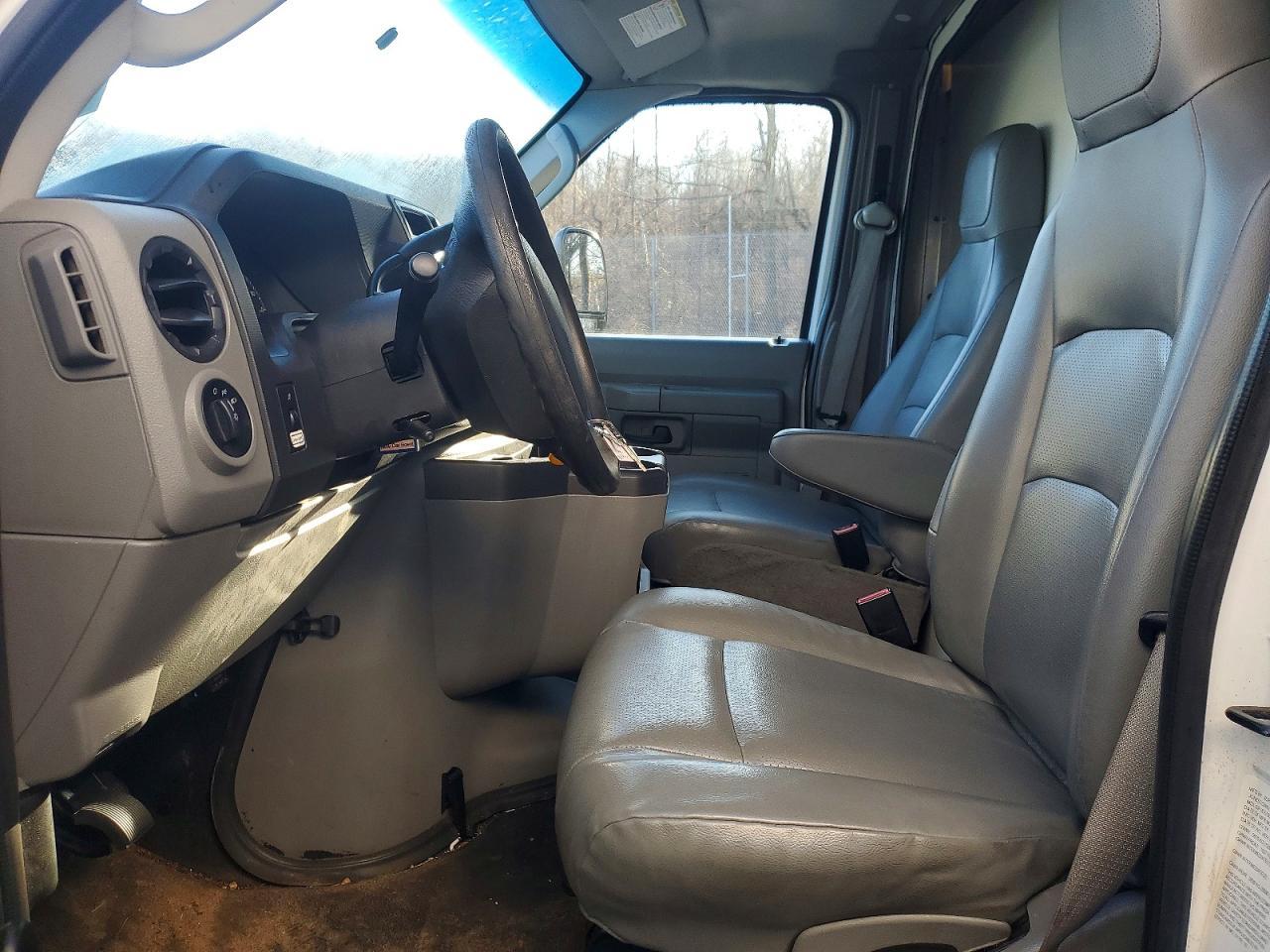 2015 Ford E350 Box Truck - Image 7