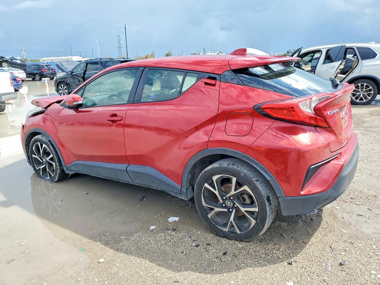 2020 Toyota C-Hr Xle - Image 2