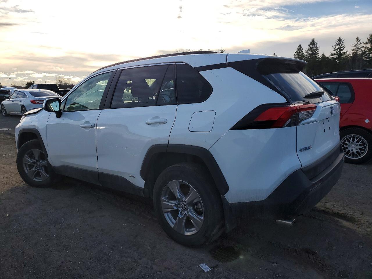 2024 Toyota Rav4 Hybrid Le - Image 2