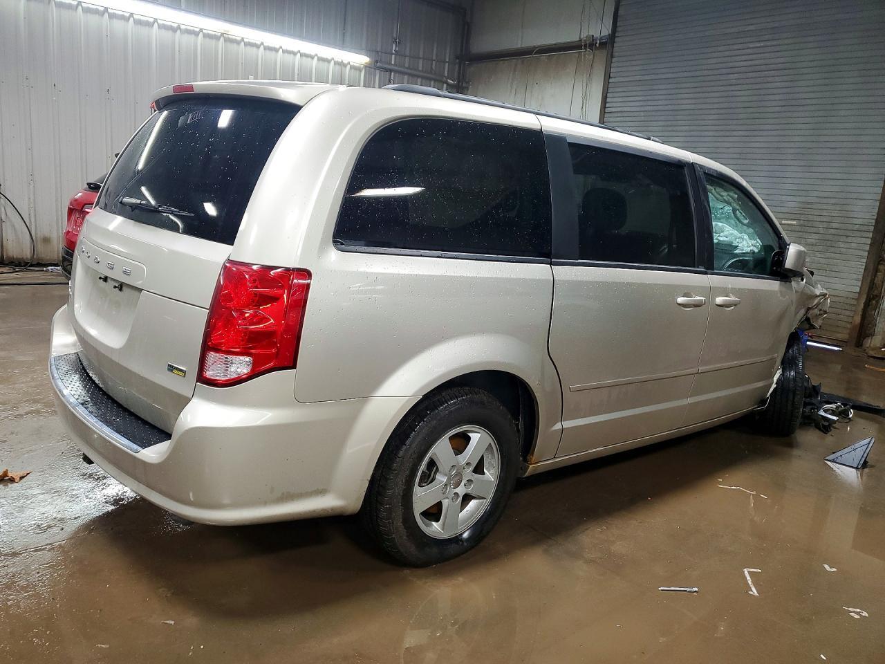 2013 Dodge Grand Caravan Sxt - Фото 3