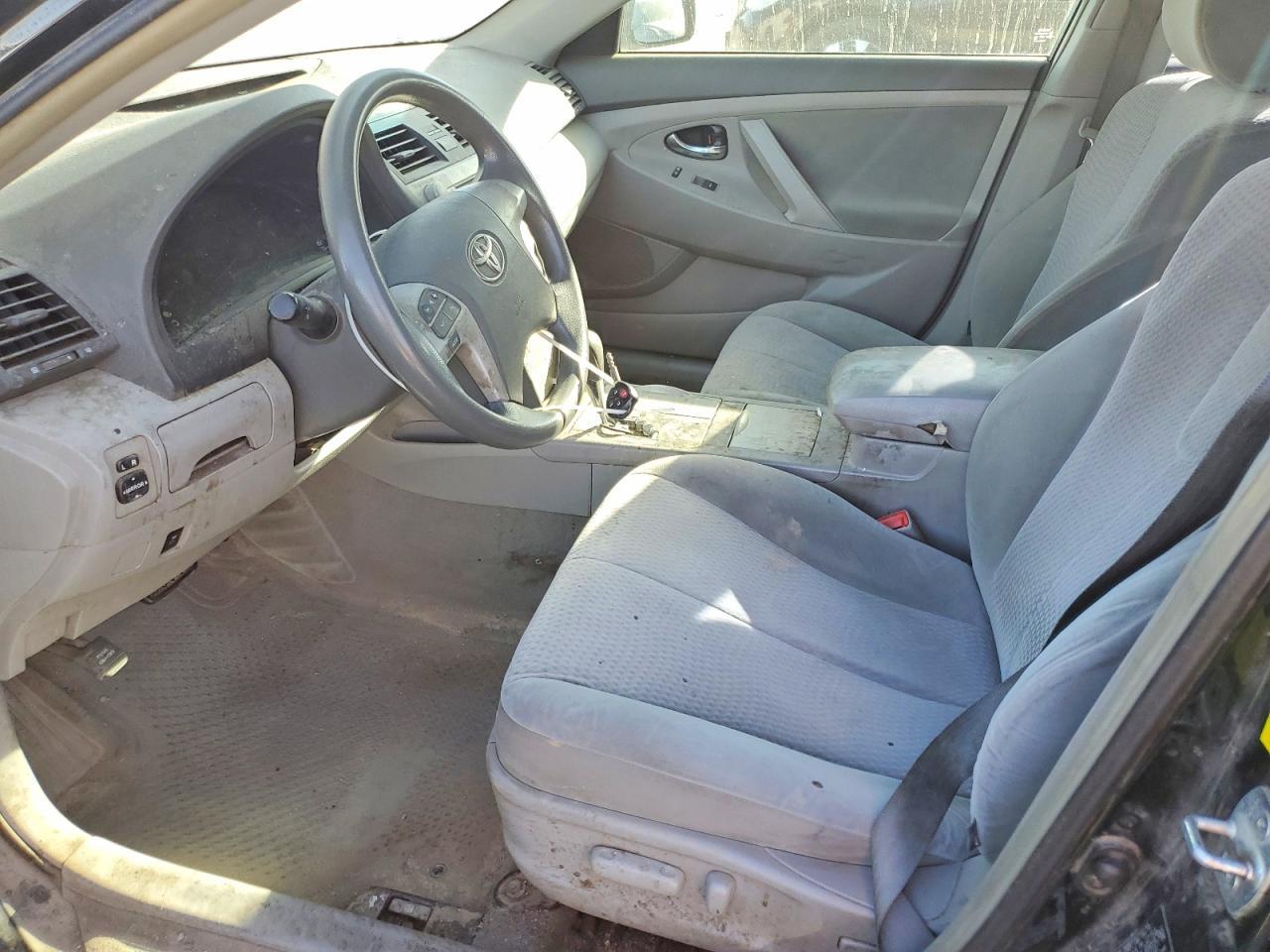 2011 Toyota Camry Le - Image 7