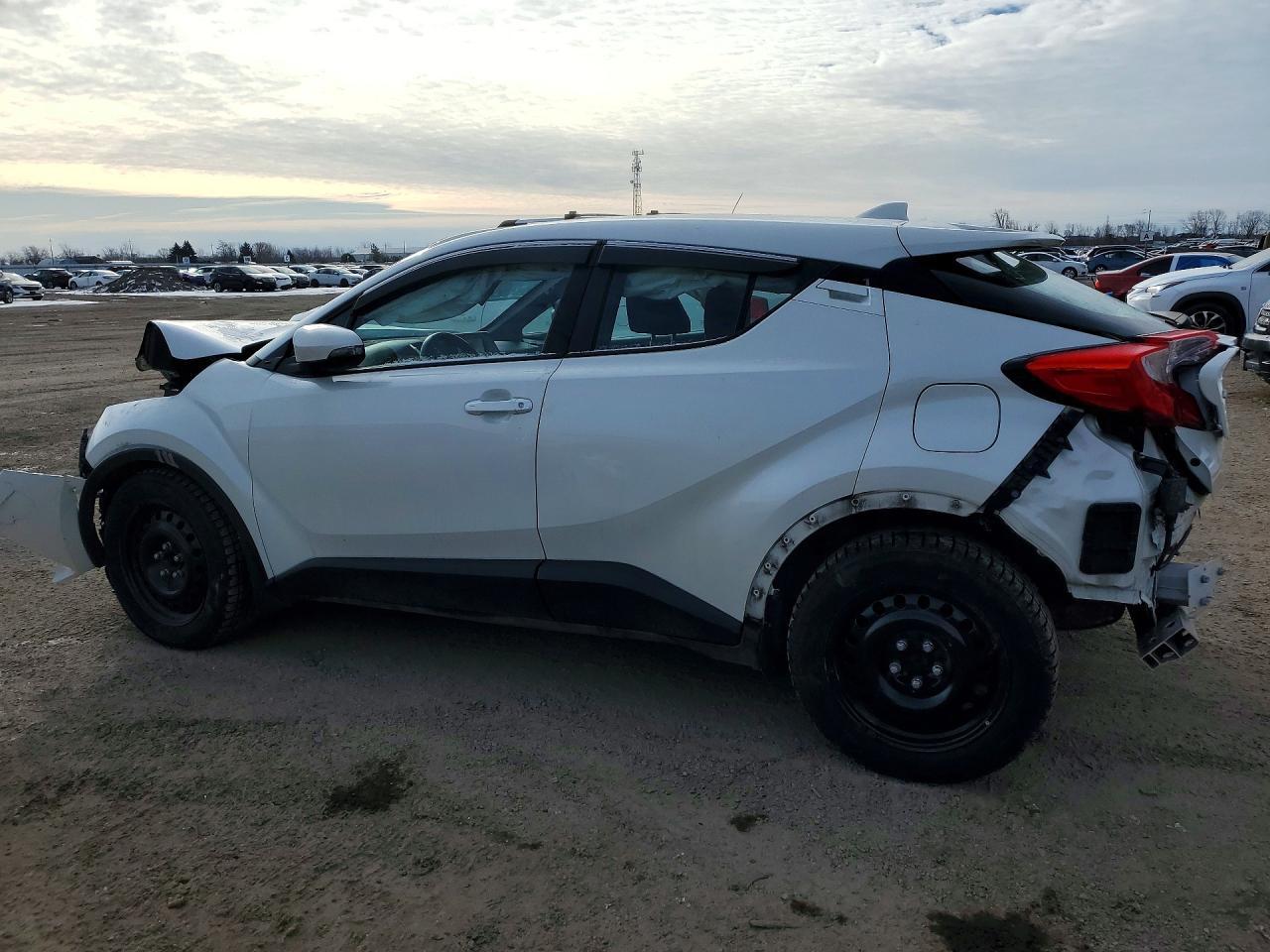 2018 Toyota C-Hr Xle - Image 2