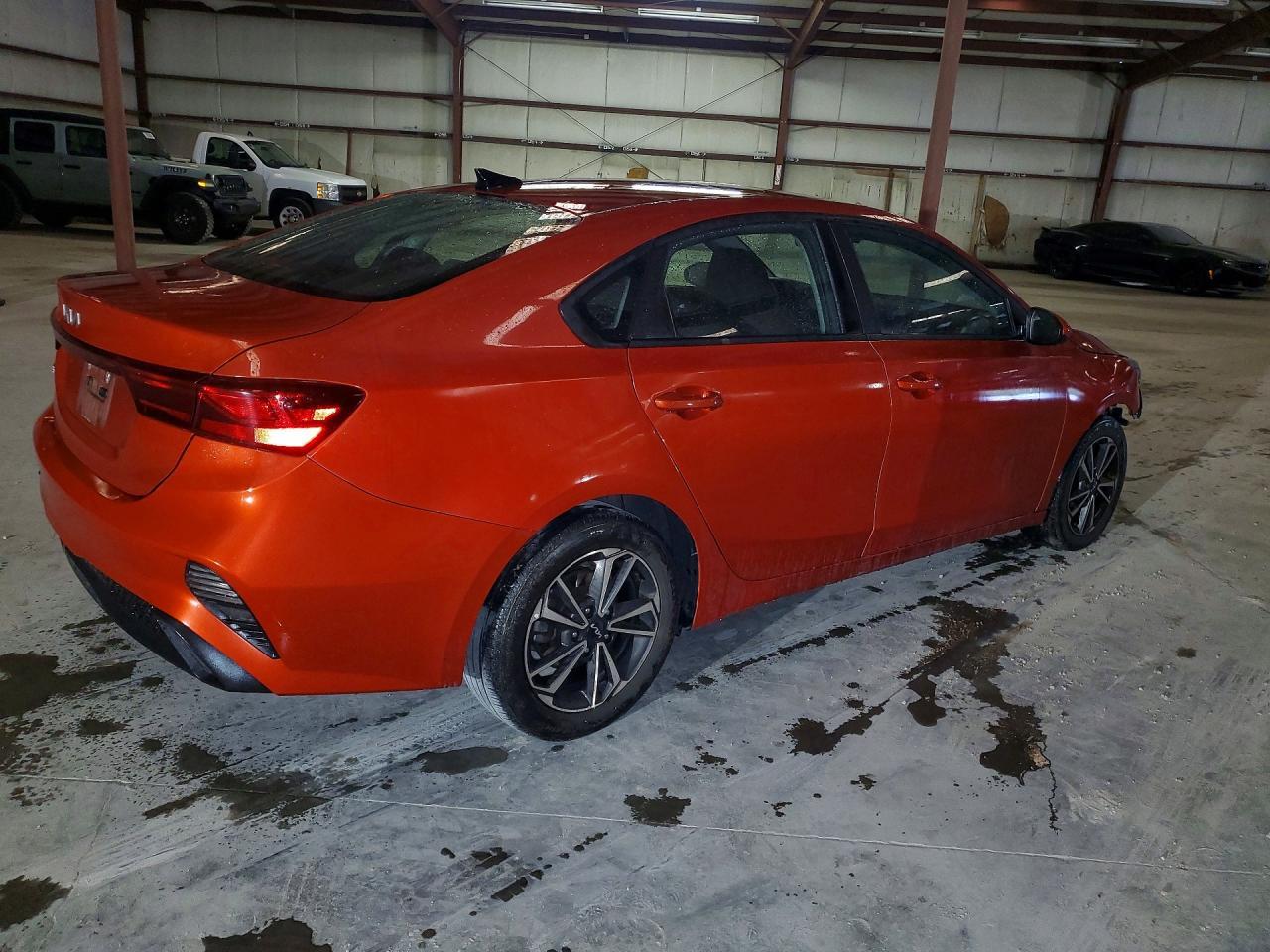 2023 Kia Forte Lxs - Image 3