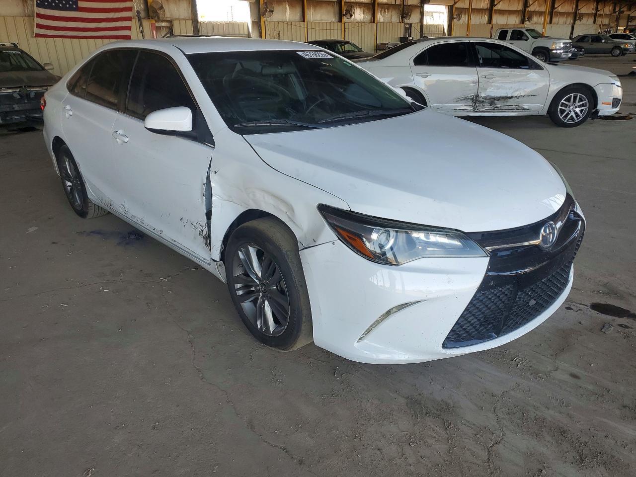 2015 Toyota Camry Se - Image 4