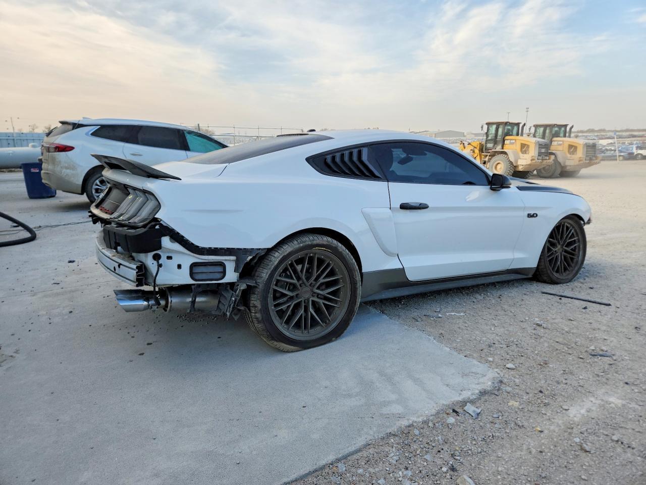 2019 Ford Mustang Gt - Image 3