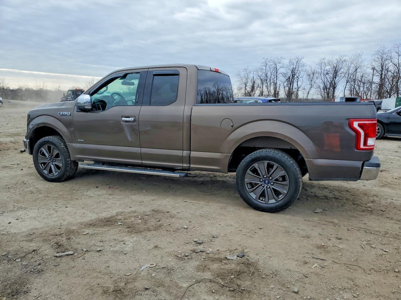2015 Ford F150 Super Cab - Фото 2