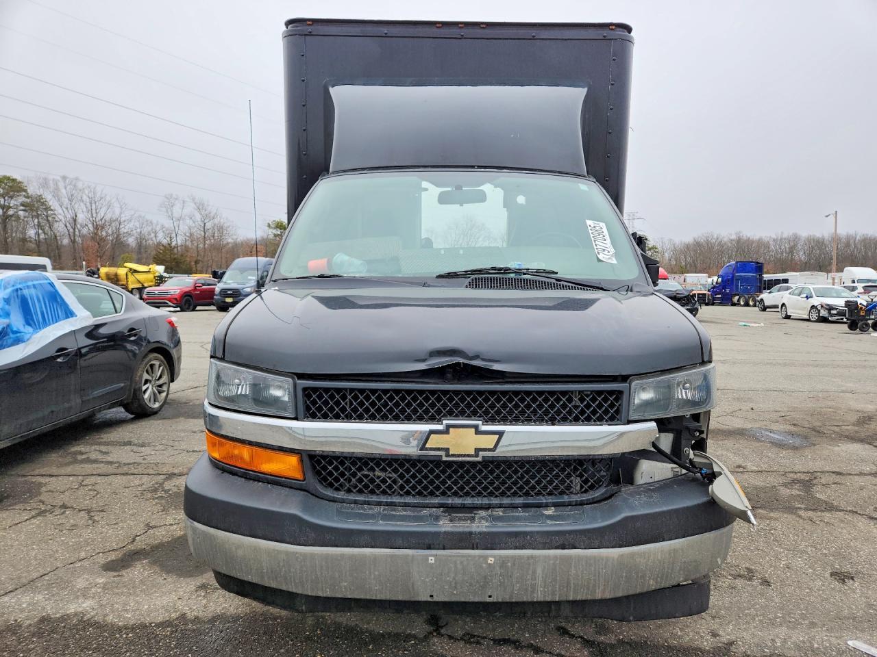2023 Chevyy Express G3500 Box Truck ** R & D * Pri Fleet ** - Image 5
