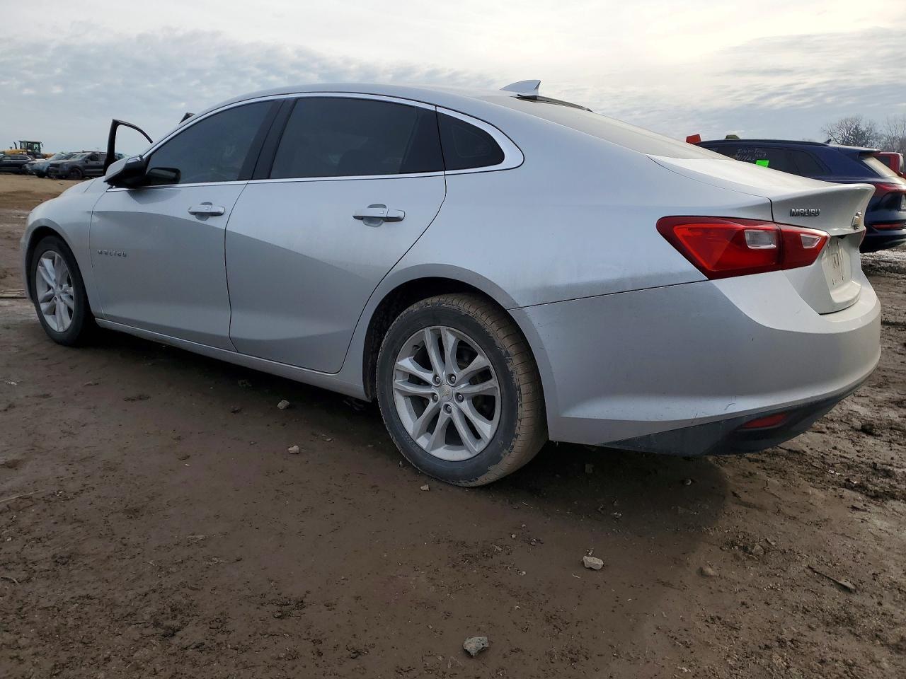 2017 Chevrolet Malibu Lt - Фото 2