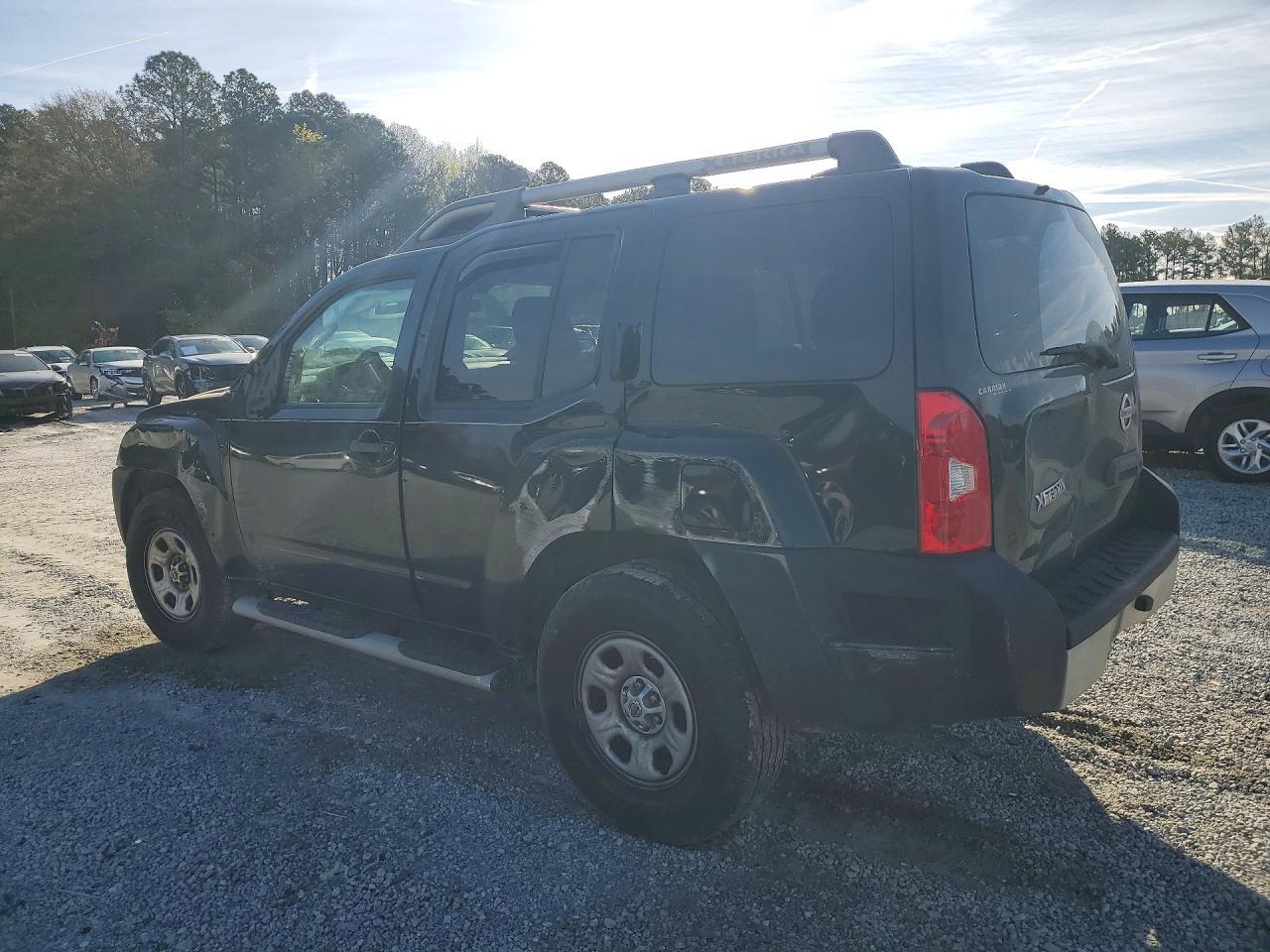 2015 Nissan Xterra X - Фото 2