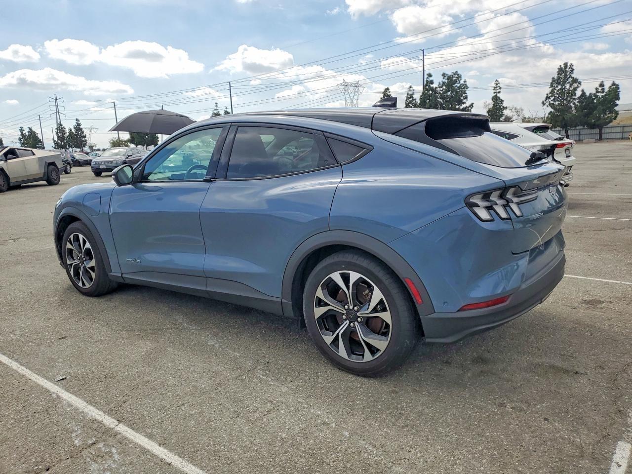 2024 Ford Mustang Mach-E Select - Фото 2