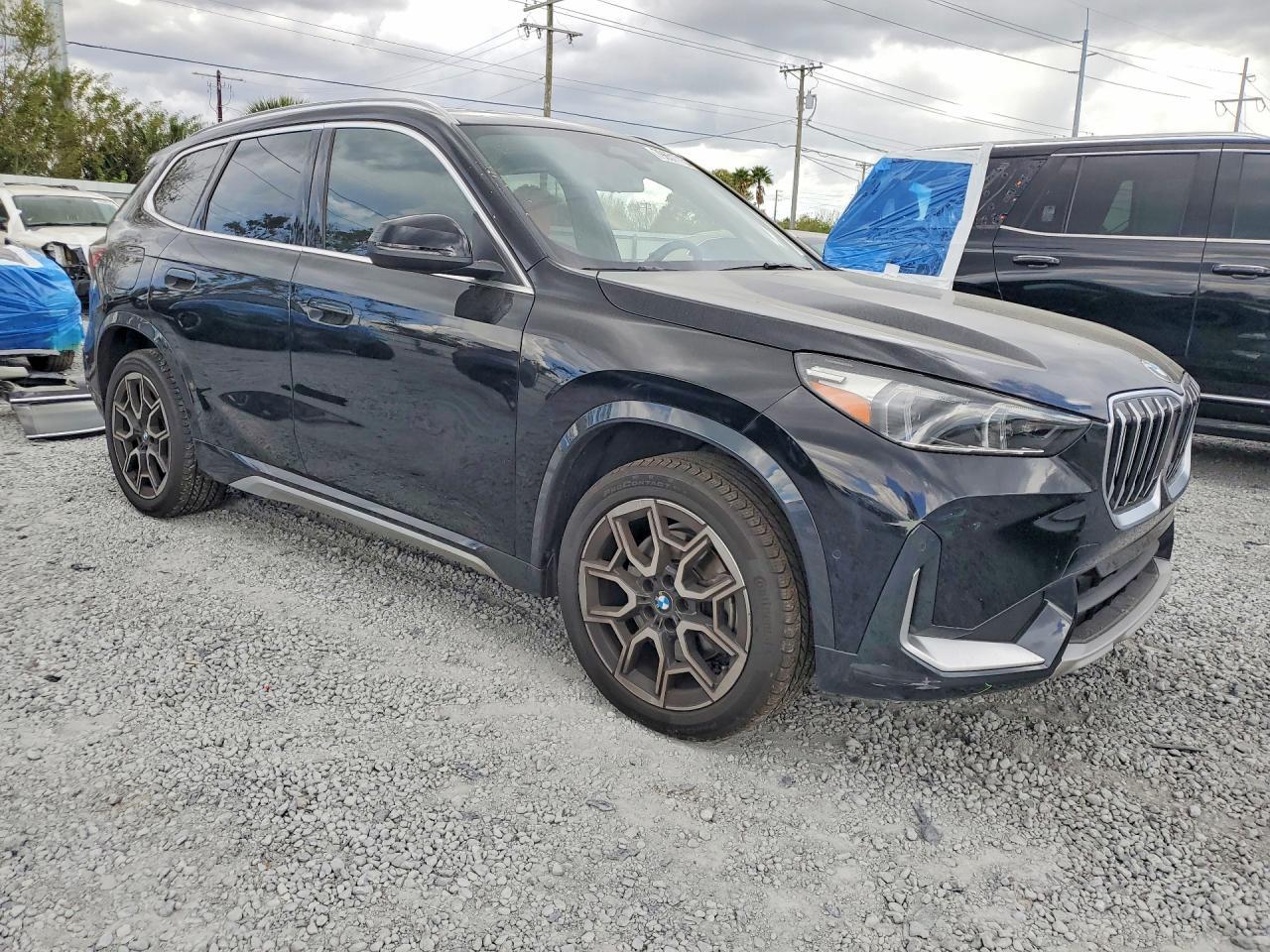 2025 BMW X1 xDrive28I - Image 4