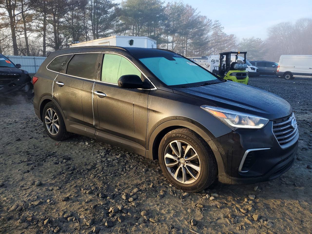 2017 Hyundai Santa Fe Se - Фото 4