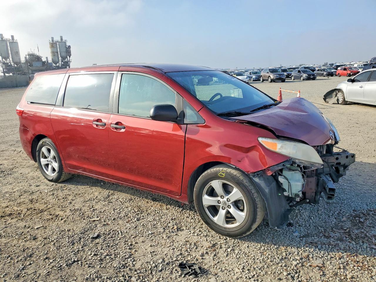 2017 Toyota Sienna L 7-Passenger - Фото 4