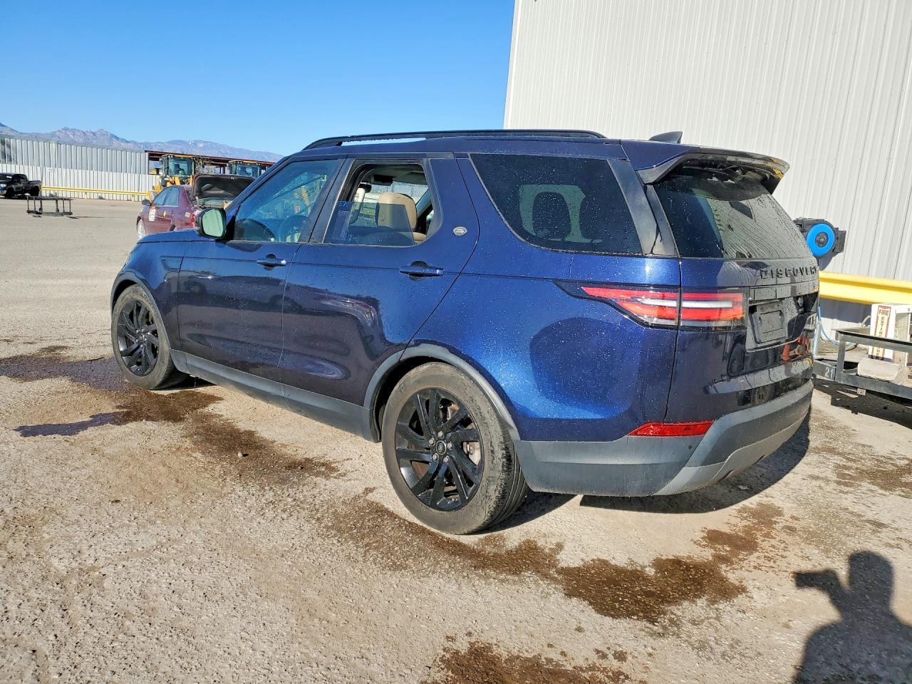 2017 Land Rover Discovery Hse - Image 2