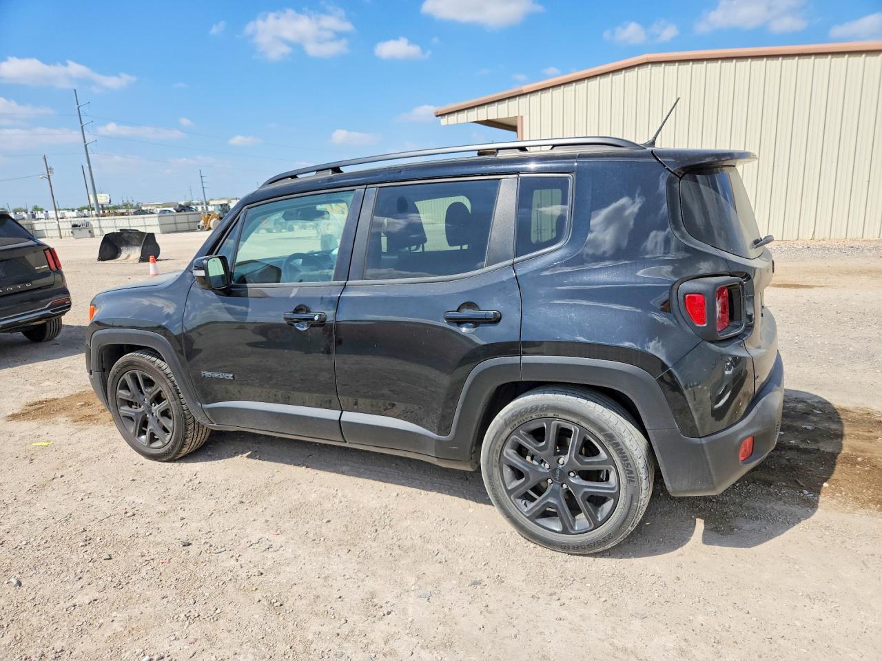 2017 Jeep Renegade Latitude - Image 2