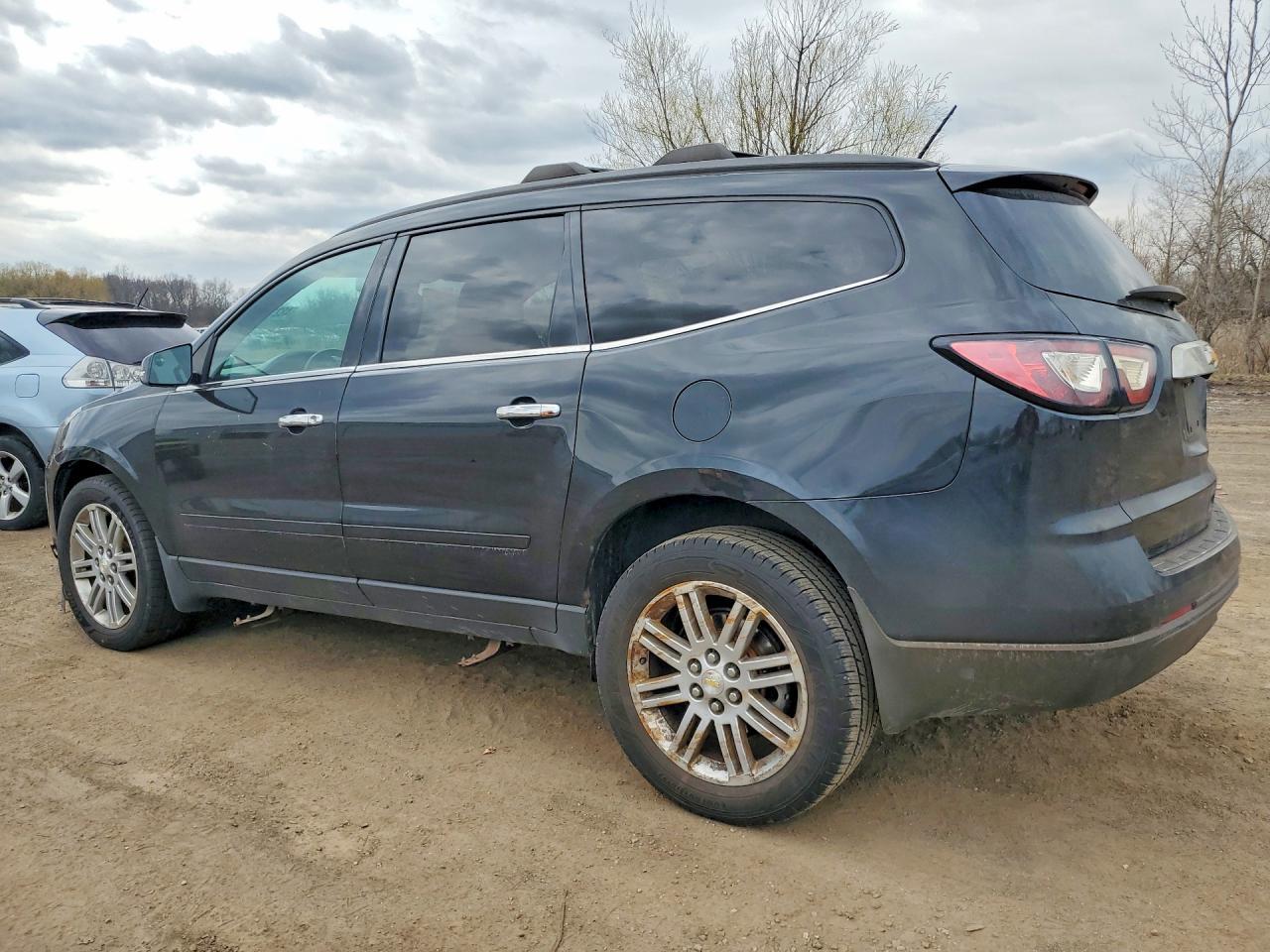 2013 Chev Traverse - Image 2