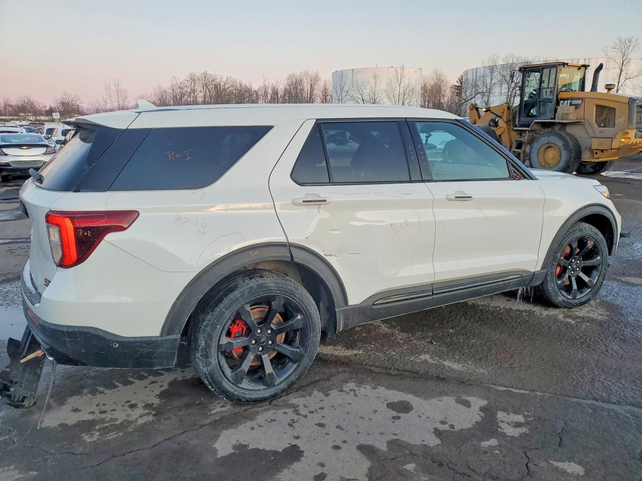 2022 Ford Explorer St - Image 3