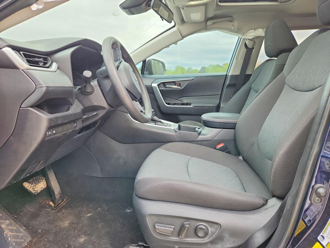 2025 Toyota Rav4 Xle - Image 7