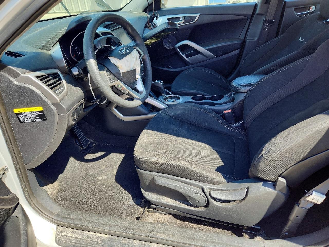 2013 Hyundai Veloster Base - Image 7