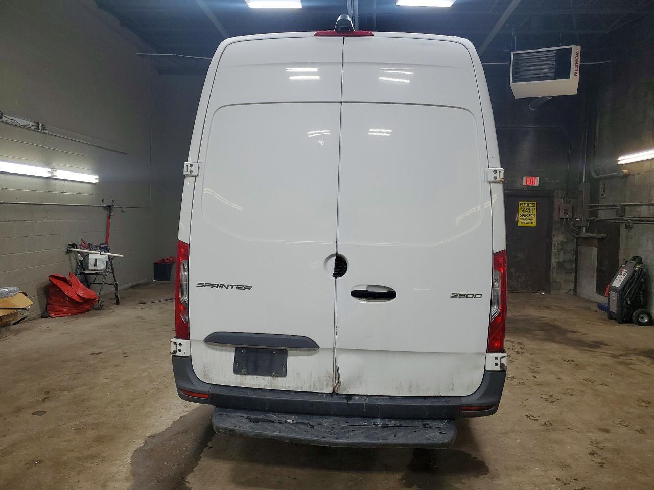 2019 Mercedes Benz Sprinter 2500 Delivery Van - Фото 6