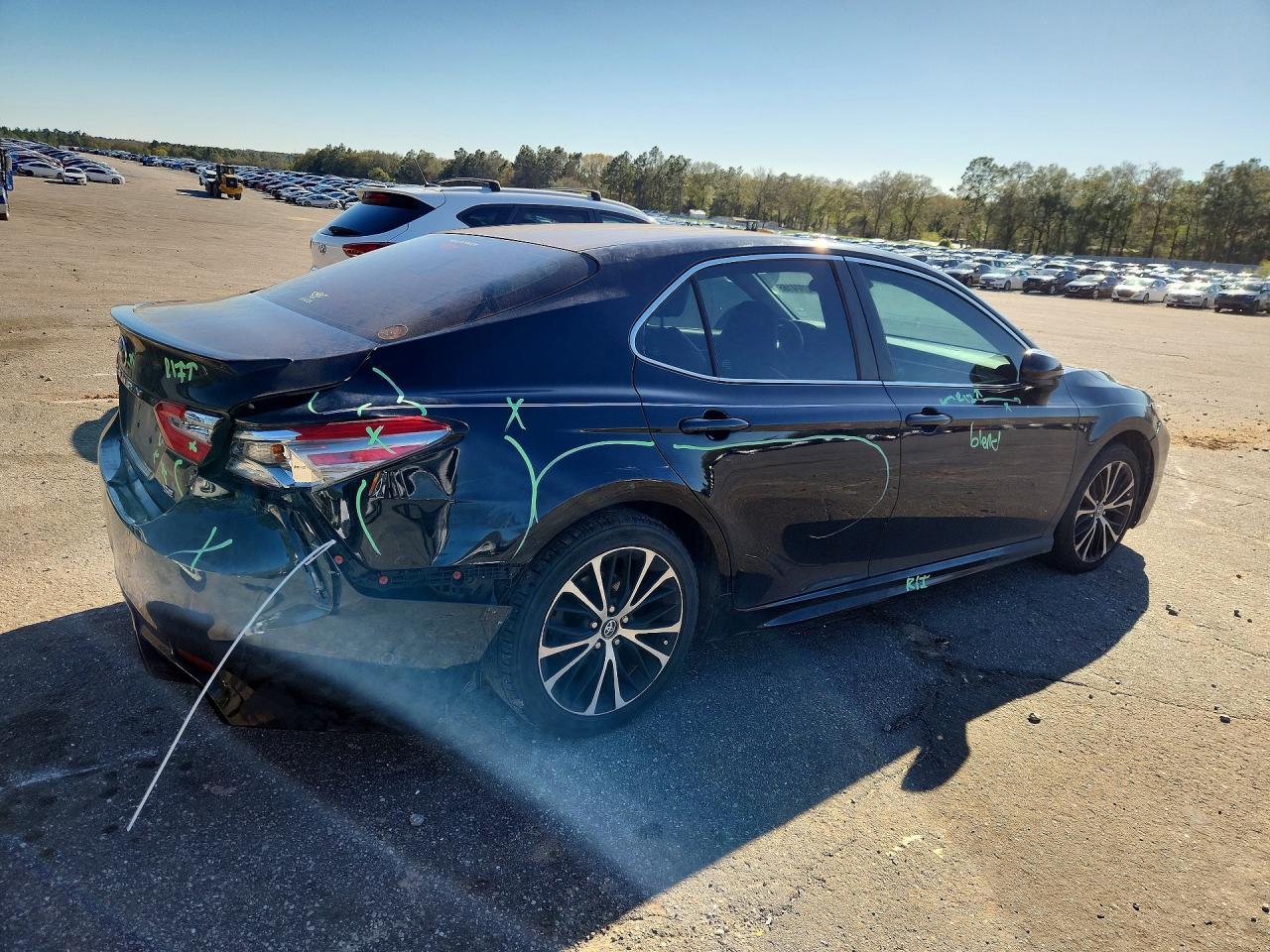 2018 Toyota Camry Se - Image 3