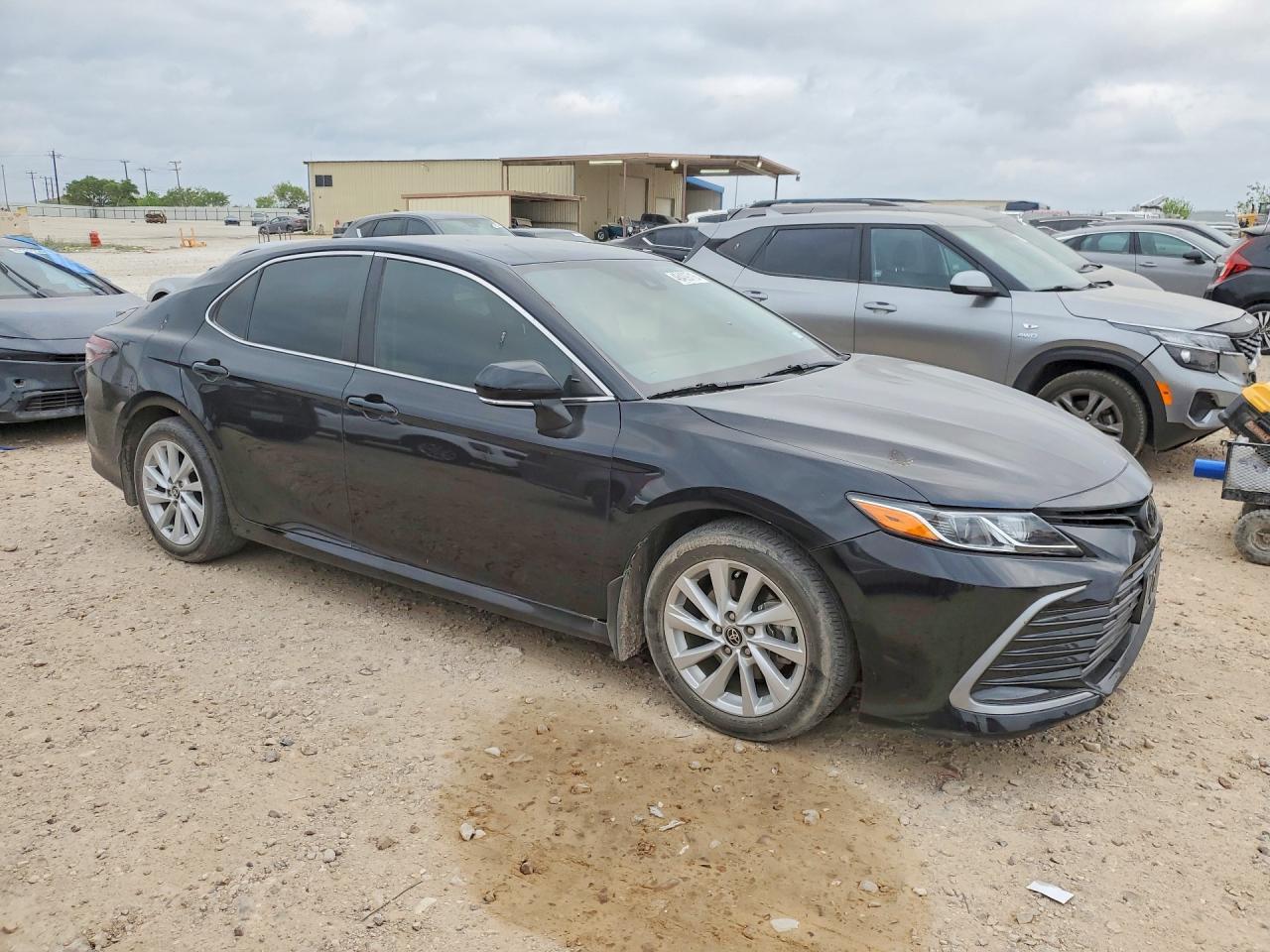 2023 Toyota Camry Le - Фото 4