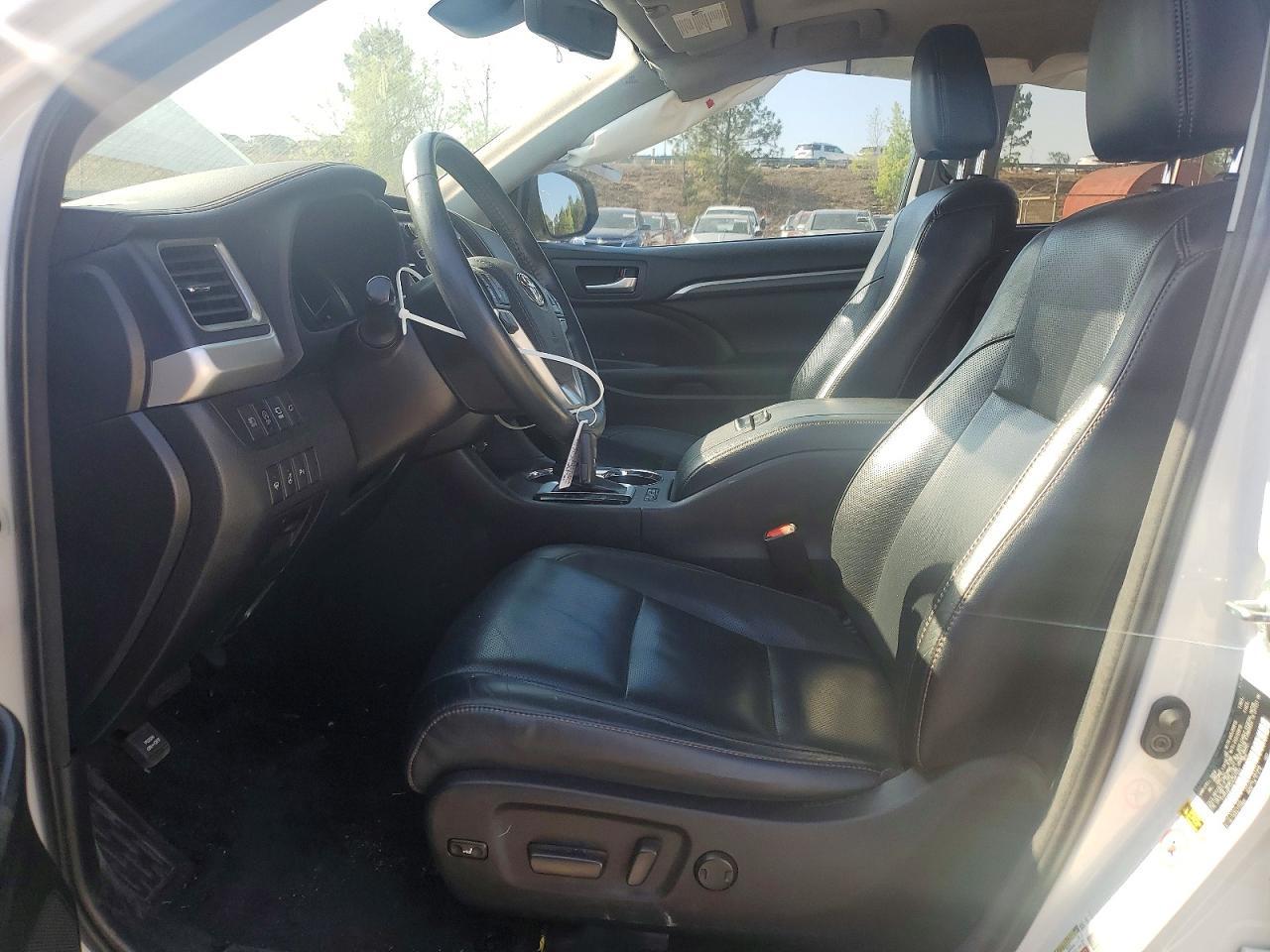 2018 Toyota Highlander Limited Platinum - Image 7