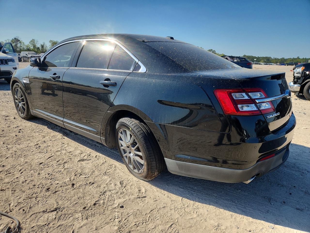 2015 Ford Taurus Sel - Фото 2
