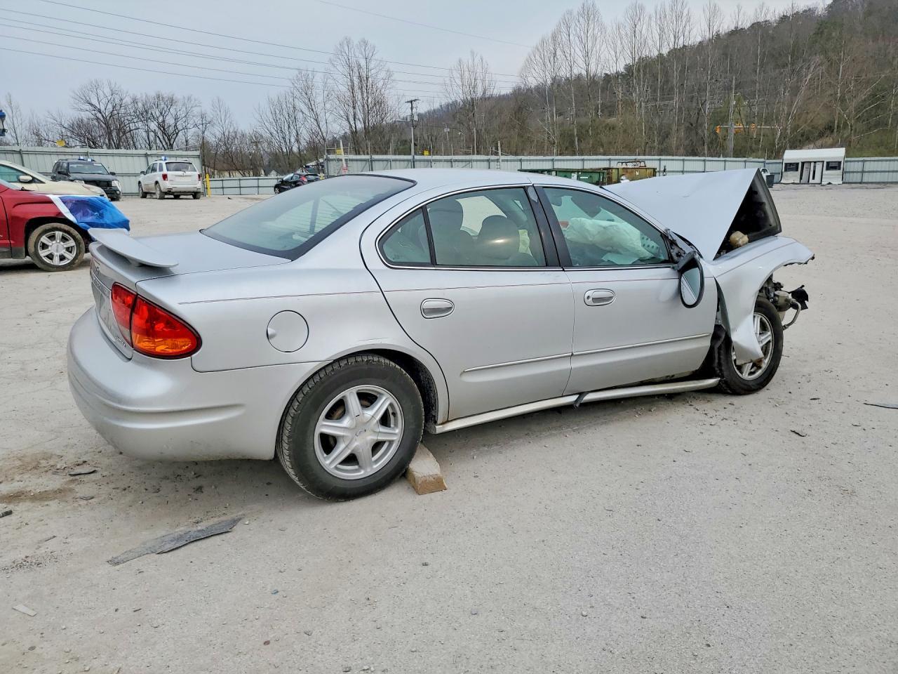 2004 Oldsmobile Alero Gl - Image 3