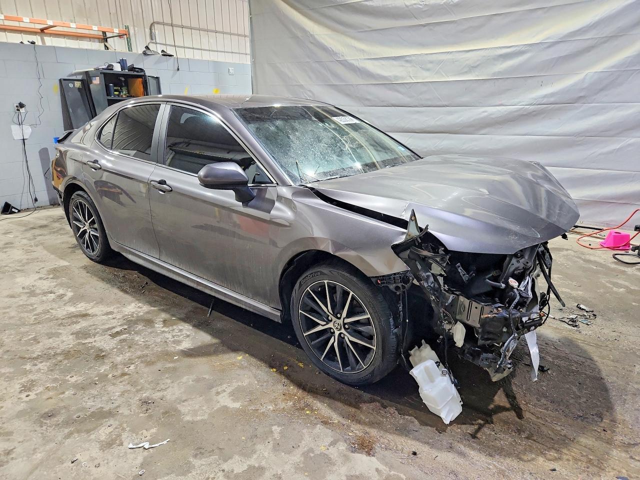 2021 Toyota Camry Se - Фото 4