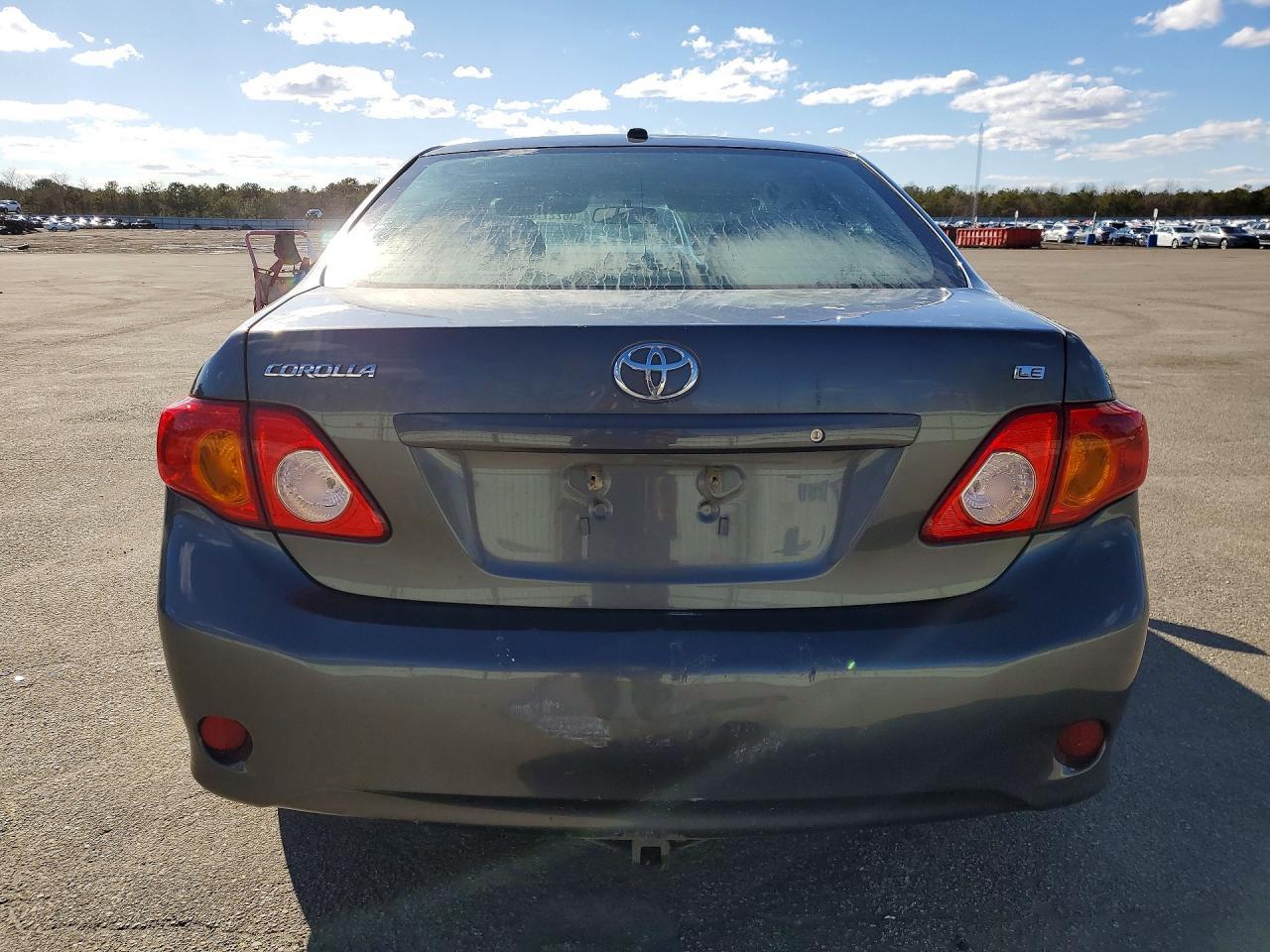 2010 Toyota Corolla Le - Фото 6