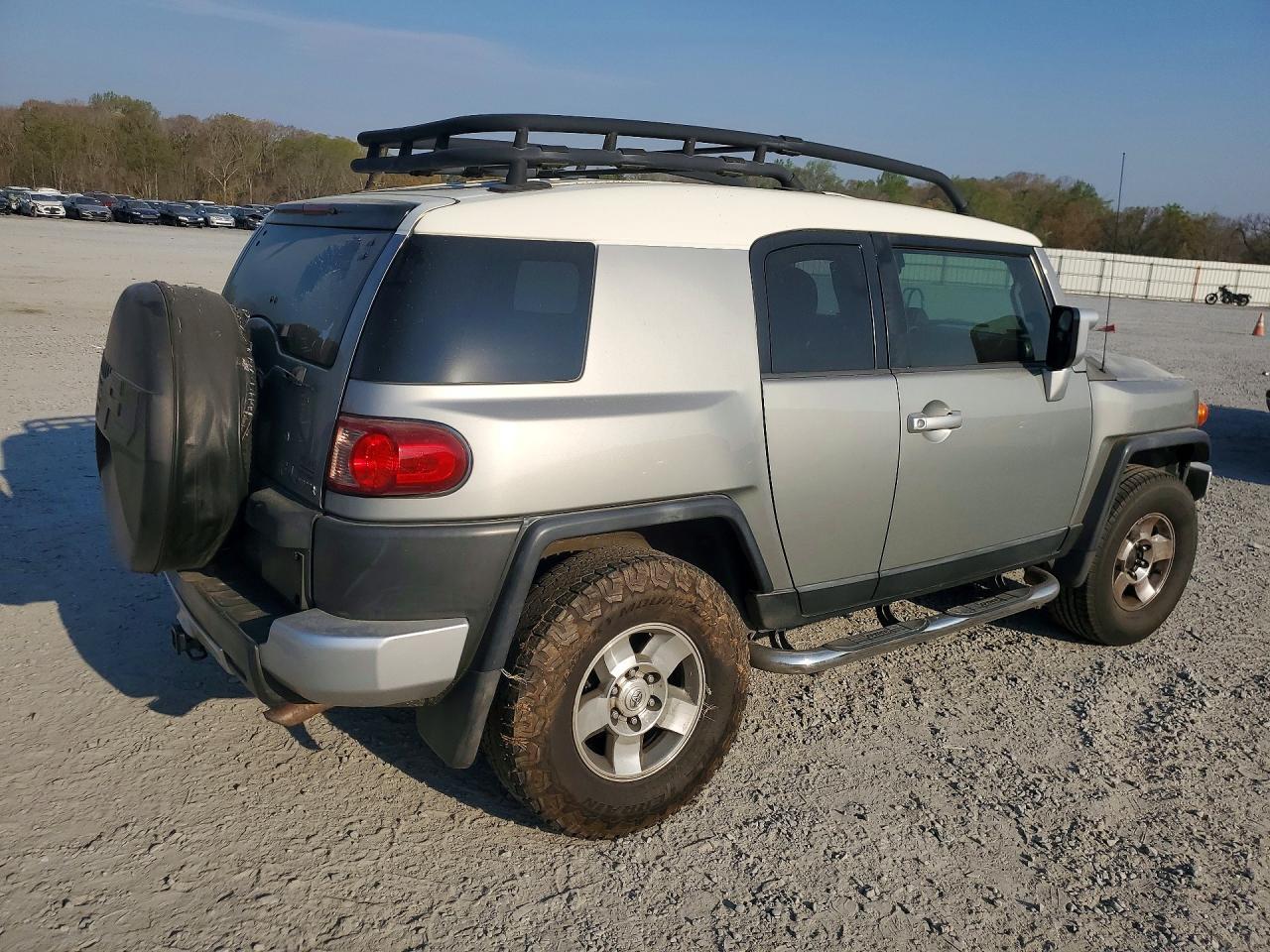 2010 Toyota Fj Cruiser Base - Image 3