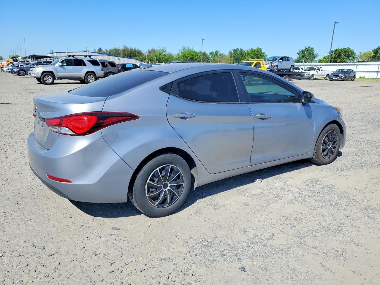 2016 Hyundai Elantra Se - Фото 3