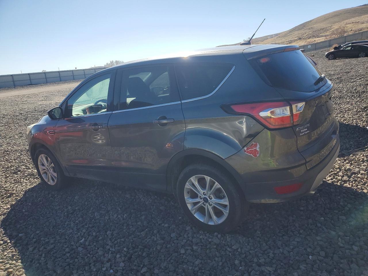 2017 Ford Escape Se - Фото 2