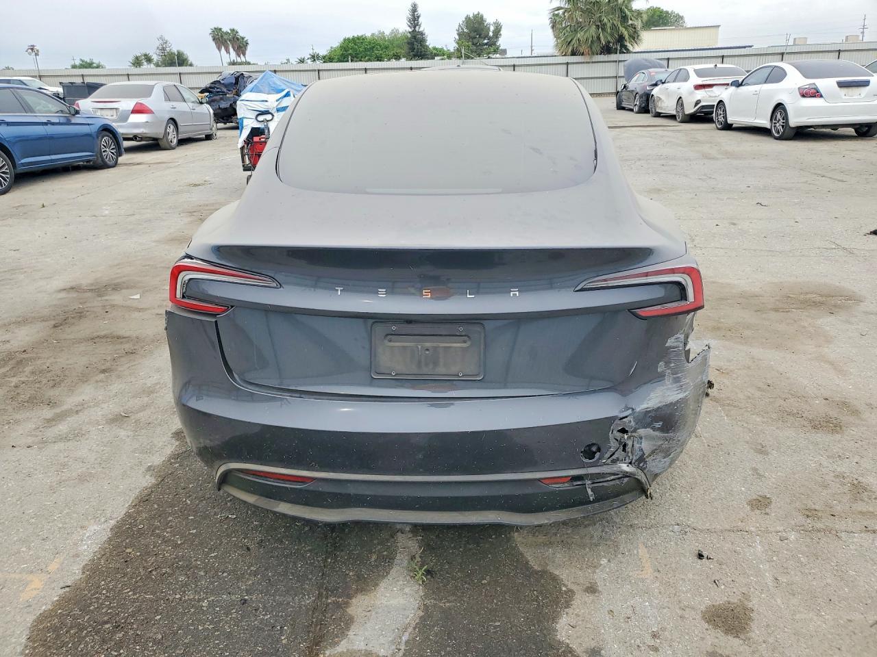 2025 Tesla Model 3 - Image 6