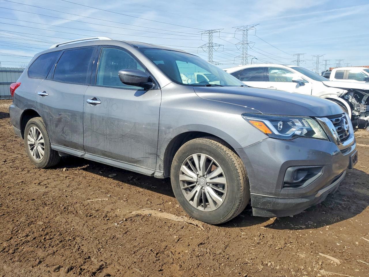 2019 Nissan Pathfinder S - Image 4