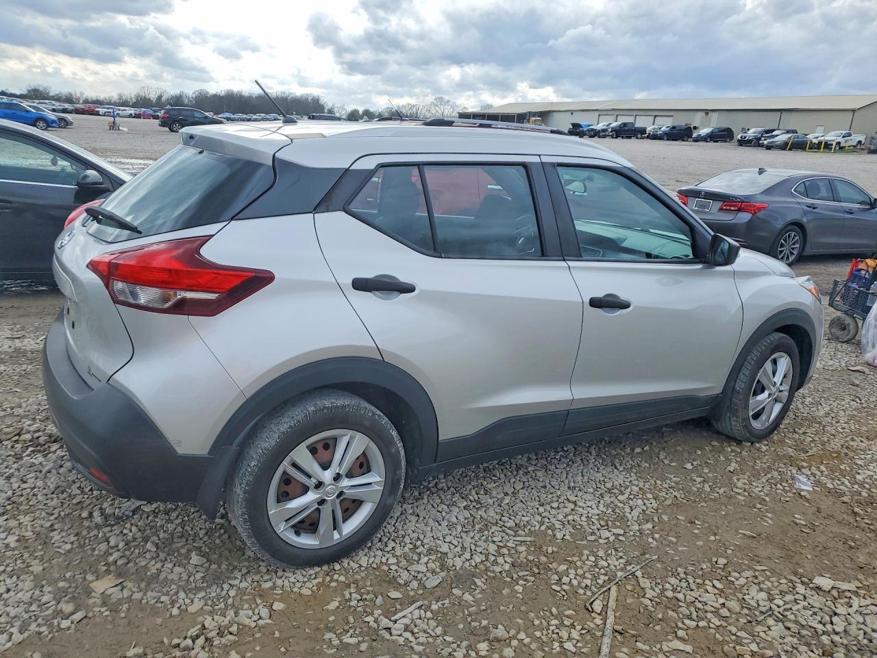 2019 Nissan Kicks S - Фото 3